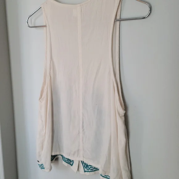 SOLD🌞80's Style O'Neill Embroidered Sleeveless Blouse - Picture 9 of 10
